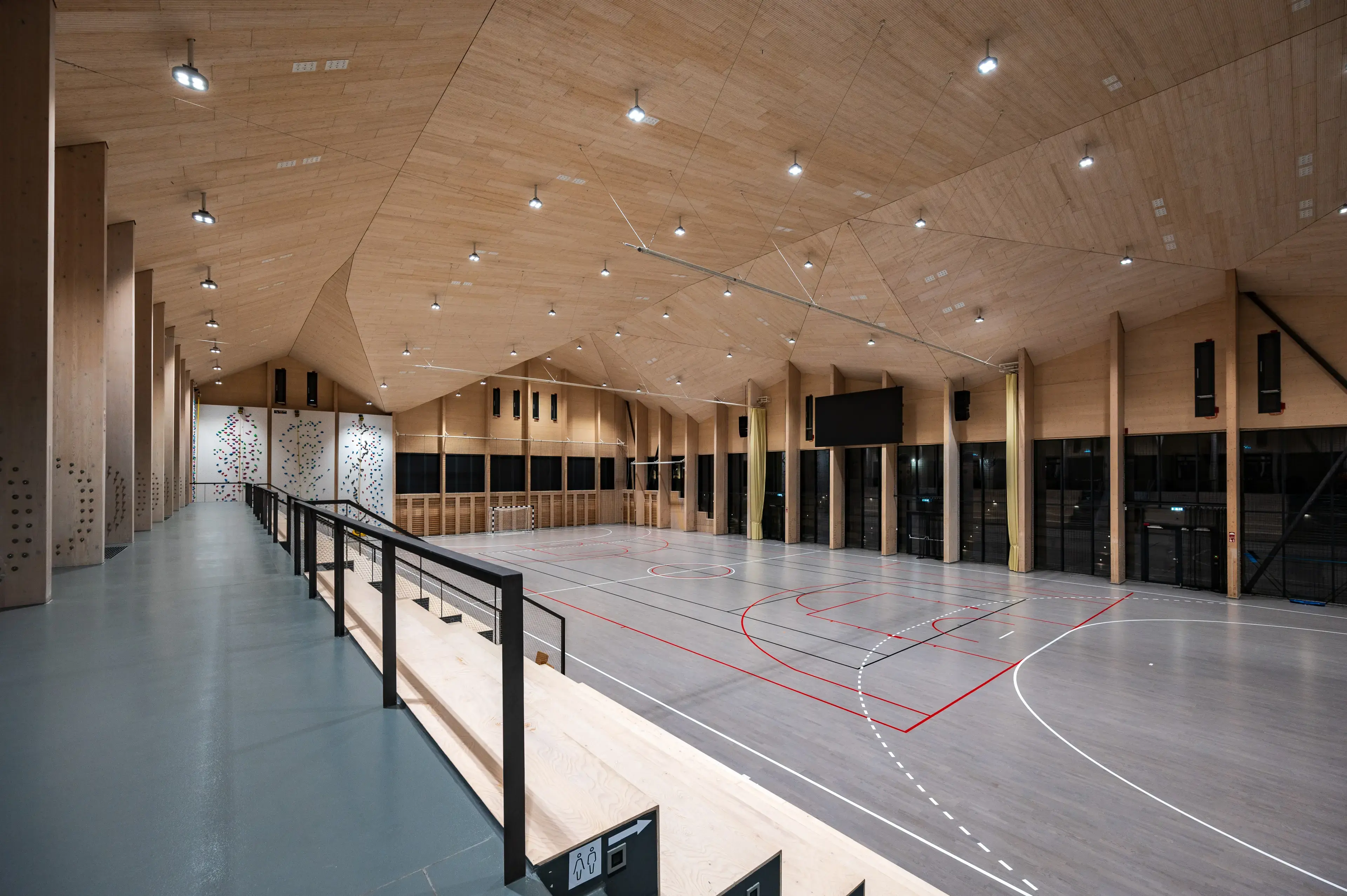Sportcsarnok – 8