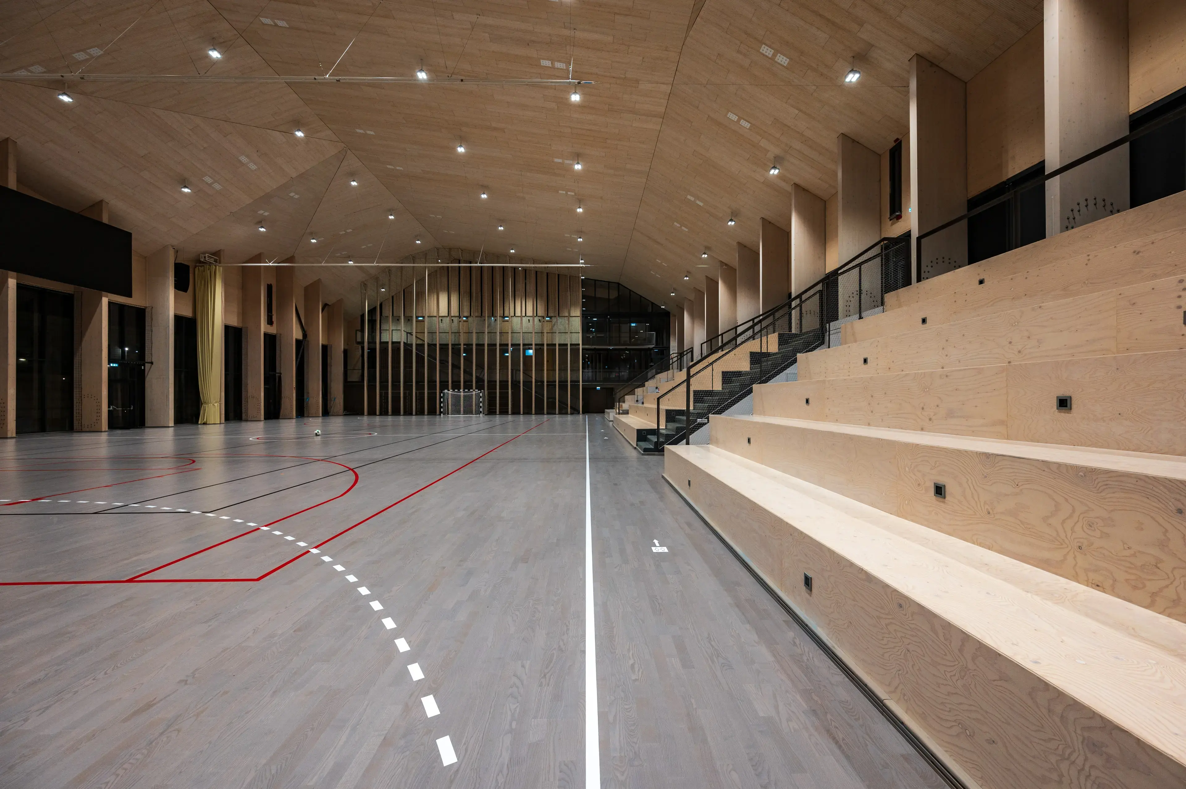 Sportcsarnok – 14