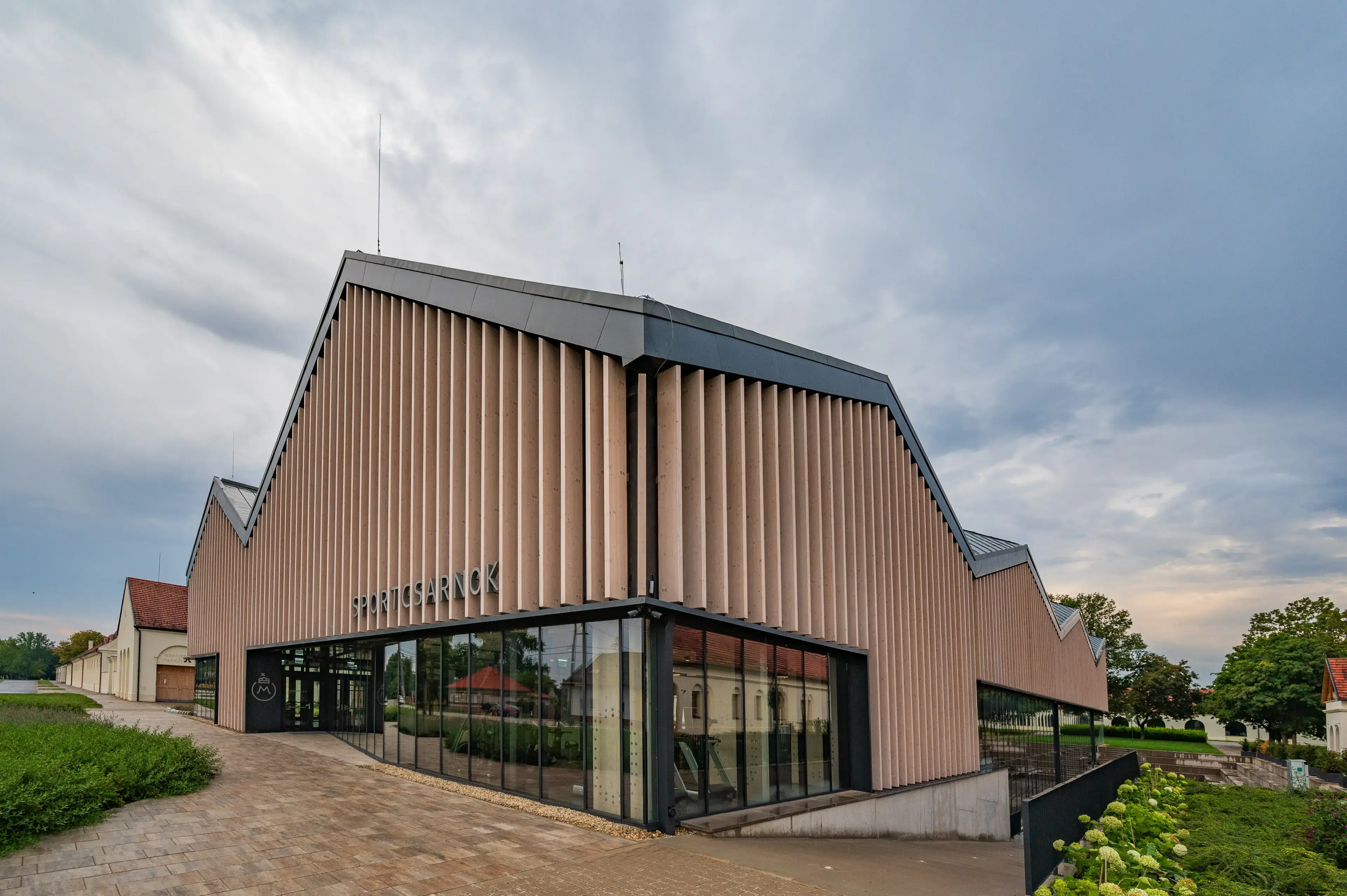 Sportcsarnok – 7